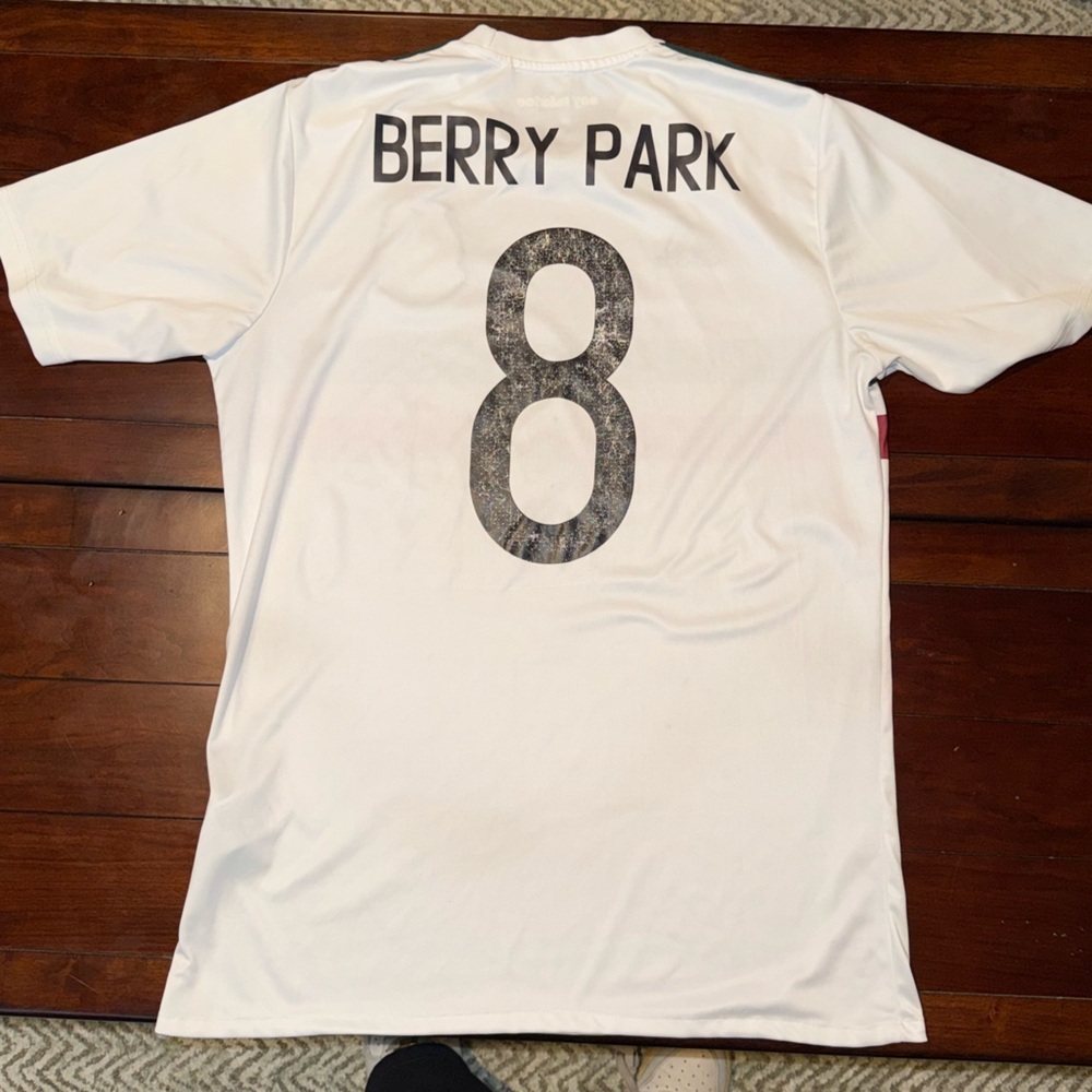 Adidas México 2017 Soccer Jersey #8 Berry Park - Picture 5 of 5